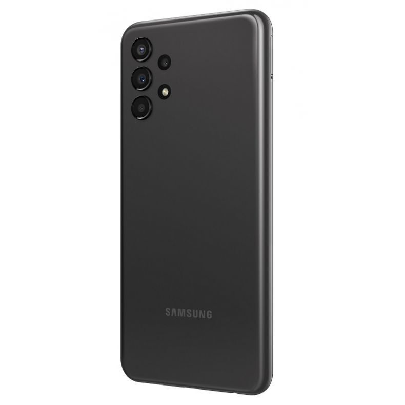 Samsung A13 juodos spalvos is desines puses nugarele.